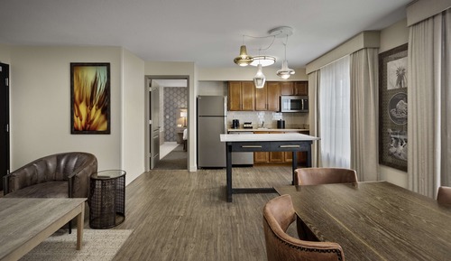 Suite, 1 cama de matrimonio grande, accesible para personas con discapacidad (Mobility & Hearing)