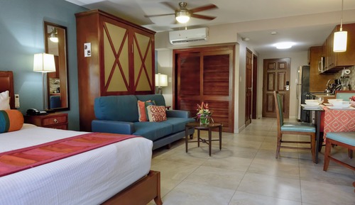 Deluxe Studio Plus with Fully Equipped Kitchen