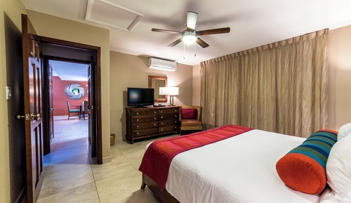 Deluxe Suite, 2 Bedrooms, Fully Equipped Kitchen