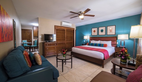 Deluxe Studio with Fully Equipped Kitchen