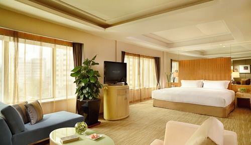 Suite junior, 1 cama de matrimonio grande, Acceso al salón del club