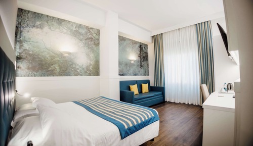 Habitación superior, 1 cama de matrimonio, no fumadores, vistas parciales al mar