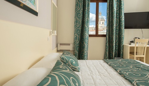 Habitación superior con 1 cama doble o 2 individuales