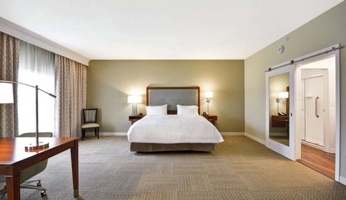 Estudio, 1 cama de matrimonio grande, no fumadores, frigorífico y microondas (w/ wetbar)