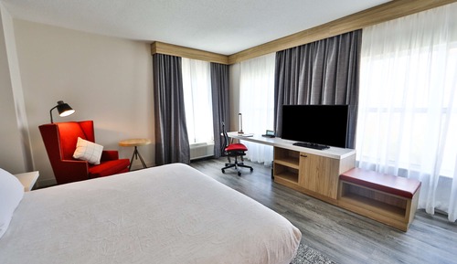 Habitación, 1 cama de matrimonio grande, bañera (Hearing and Mobility)