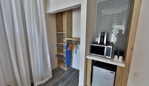 Habitación, 1 cama de matrimonio grande, accesible para personas con discapacidad (Roll-in Shower)