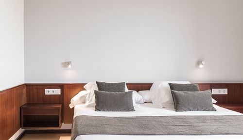 Habitación Doble, vistas Empordà