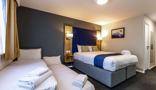 Habitación familiar (1 Full, 1 Twin & 1 Pullout Beds)