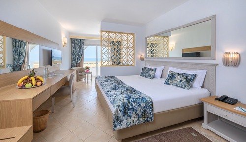 Habitación triple, vistas al jardín