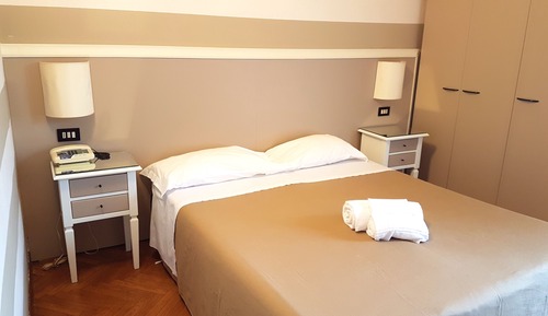 Habitación estándar con 1 cama doble o 2 individuales