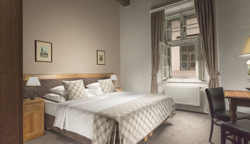 Habitación estándar con 1 cama doble o 2 individuales, en edificio anexo