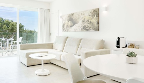 Habitación familiar, vistas a la piscina