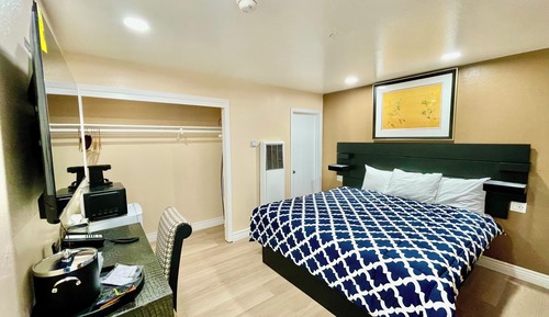 Habitación individual básica, 1 cama de matrimonio grande, frigorífico y microondas