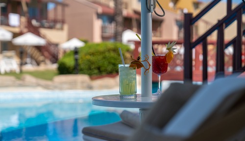 Habitación estándar, vistas a la piscina, planta baja