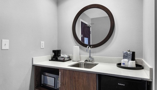 Suite estudio, matrimon. grande, no fum.