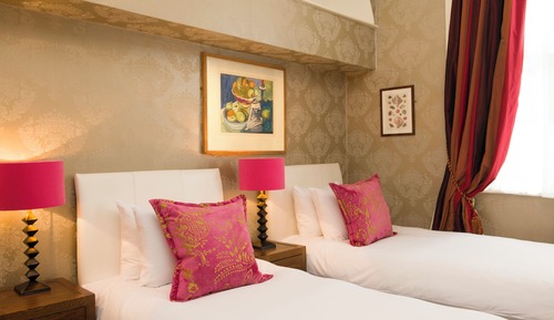 Habitación triple (or Twin Room)