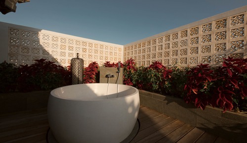 Habitación (The Layonsari Suite)