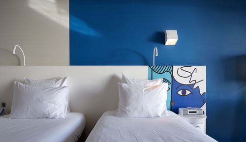 Habitación con 2 camas individuales, vistas al jardín