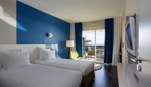 Habitación Premium con 2 camas individuales, balcón, vistas al mar