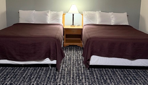 Habitación estándar, 2 camas dobles (2nd floor rooms only)