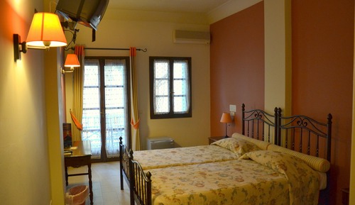 Habitación económica, 1 cama doble o 2 individuales