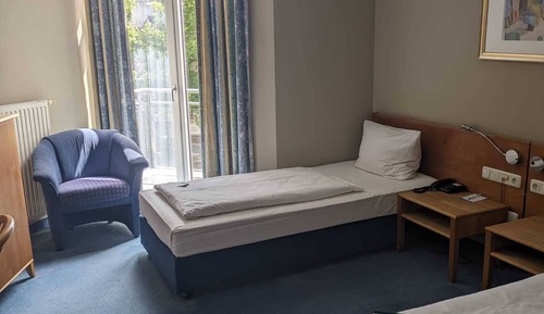 Habitación con 2 camas individuales