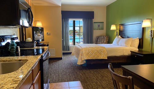 Estudio básico, 1 cama de matrimonio, cocina