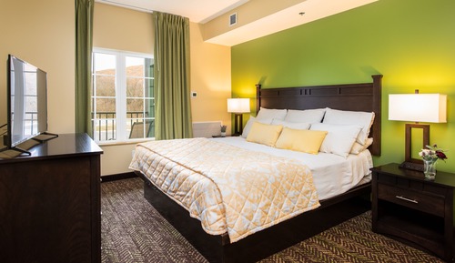 Apartamento Deluxe, 2 habitaciones, cocina, vistas a la piscina (3 Queen Beds)