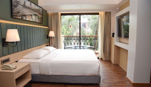 Suite junior, vistas a la piscina