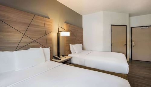 Habitación estándar, 2 camas dobles, no fumadores