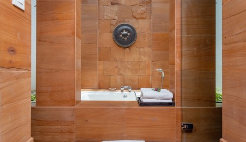 Sala Villa (Upper Floor)