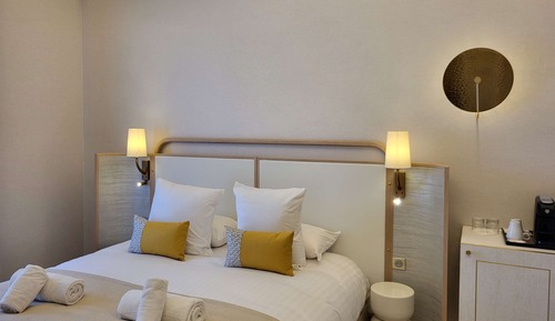 Habitación Confort, 1 cama de matrimonio, no fumadores, balcón