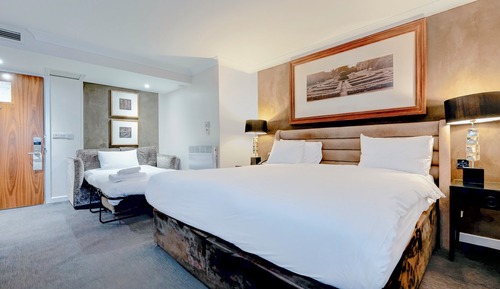 Deluxe Family studio