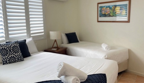 3 Bdrm Ocean View Top Floor Apt