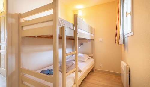 Appartement 6 personnes-1 chambre + 1 coin nuit-Climatisé-Terrasse ou balcon-Vue mer-Expo sud-Rénové