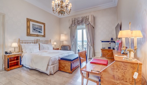 Suite junior, vistas al lago (Empire)