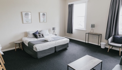 Suite básica, 1 cama de matrimonio grande, baño privado