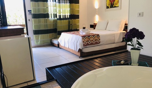 Suite superior, bañera de hidromasaje, vistas a la montaña