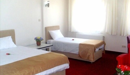 Habitación triple estándar, vistas a la montaña