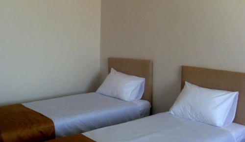 Habitación estándar con 2 camas individuales, vistas a la montaña