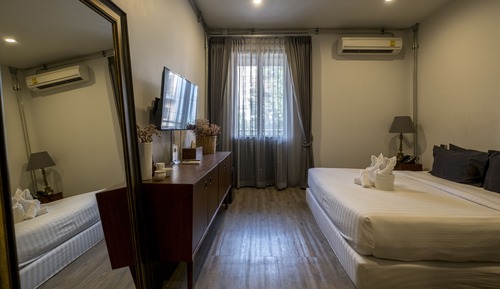 Habitación doble, 1 cama de matrimonio grande, patio