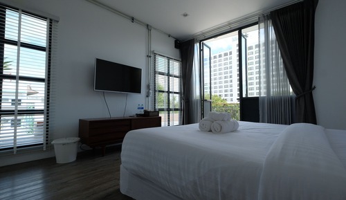 Habitación romántica, 1 cama de matrimonio grande, vistas a la ciudad