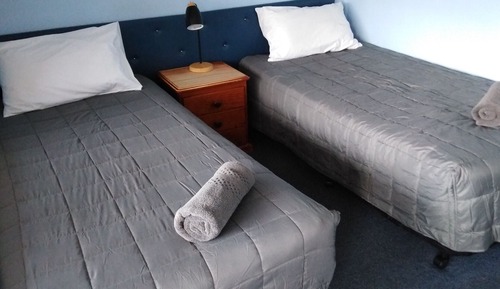 Habitación con 2 camas individuales, 2 camas individuales