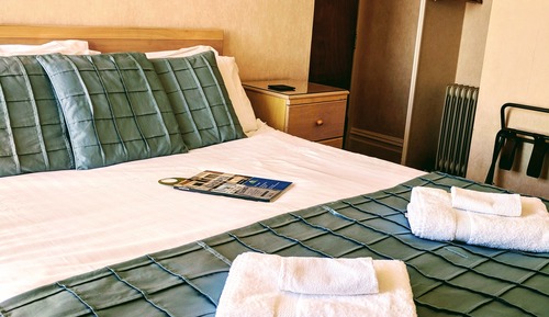 Queen Room with Sea View - First Floor