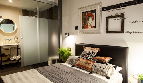 Habitación superior, 1 habitación, cocina básica, en la zona del patio