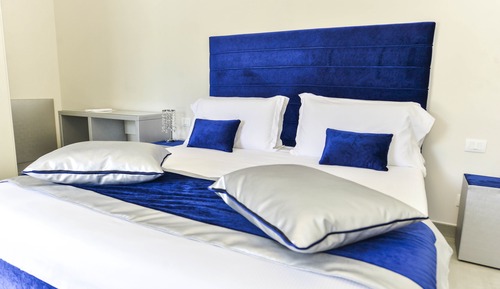 Habitación doble, vistas al jardín (Fiordaliso)