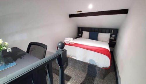 2 Bed Suite with Balcony