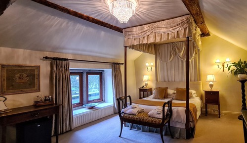 Main House - Master Suite (No Pets)