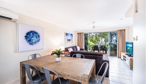 Apartamento, 2 habitaciones, vistas parciales al mar (05)