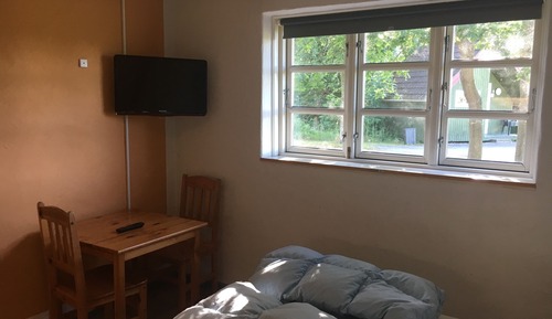 Habitación doble, baño compartido (Linen Excluded)